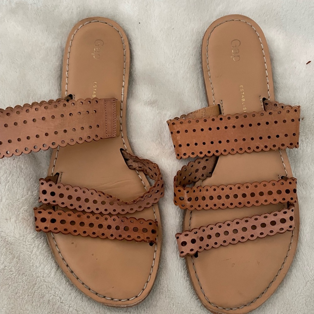 Gap leather 3 strap sandals
